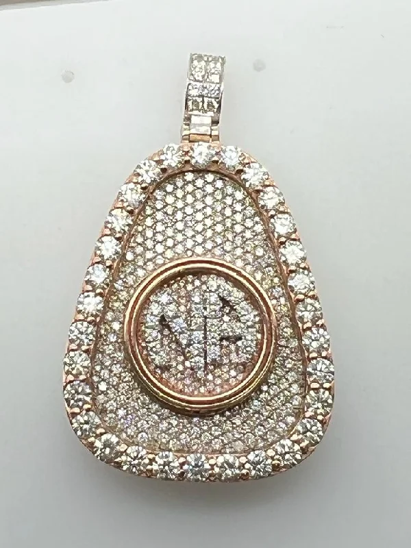 Unlock Unbeatable Jewelry Deals Before They’Re Gone Laid-Back Fashion Offers 18kt two tone white and rose gold fashion pendant featuring 8.00 cts of diamonds (36.60 GR) Unlock Unbeatable Jewelry Deals Before They’Re Gone Laid-Back Fashion Offers 18kt two tone white and rose gold fashion pendant featuring 8.00 cts of diamonds (36.60 GR)