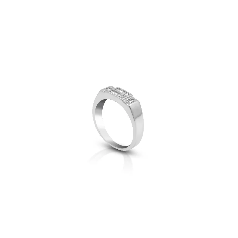 Unmissable Discounts On Timeless Jewelry Pieces Must-Have Style Discounts Bold Silver Signet Ring with Diamond Detailing Unmissable Discounts On Timeless Jewelry Pieces Must-Have Style Discounts Bold Silver Signet Ring with Diamond Detailing