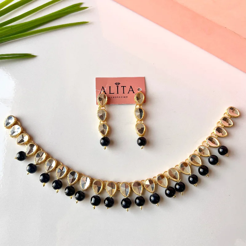 Best-Selling Jewelry Now Available At Special Deals Style Upgrade Single Layer Kundan Set (Black) Best-Selling Jewelry Now Available At Special Deals Style Upgrade Single Layer Kundan Set (Black)