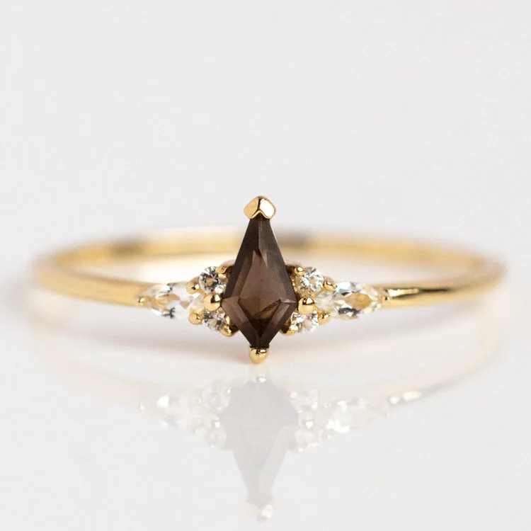 Shop Stylish Jewelry Now And Save Big Romantic Chic Deals Solid Gold Smoky Quartz Shadow Kite Ring