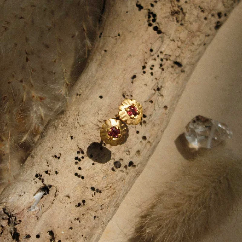 Big Discounts On Elegant Jewelry Collections Summer Fashion Inner Light • Stud Earrings Big Discounts On Elegant Jewelry Collections Summer Fashion Inner Light • Stud Earrings