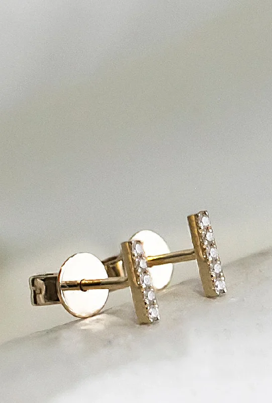 Trending Jewelry Styles Now At Limited-Time Discounts Chic Style, Always In Vogue MARLEE Bar Stud Earrings Trending Jewelry Styles Now At Limited-Time Discounts Chic Style, Always In Vogue MARLEE Bar Stud Earrings