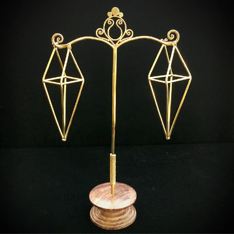 The Perfect Jewelry Piece At The Perfect Discount Holiday Attire Sale <span>BRE-899<span>: </span></span>Pyramid Hoops - Brass The Perfect Jewelry Piece At The Perfect Discount Holiday Attire Sale <span>BRE-899<span>: </span></span>Pyramid Hoops - Brass
